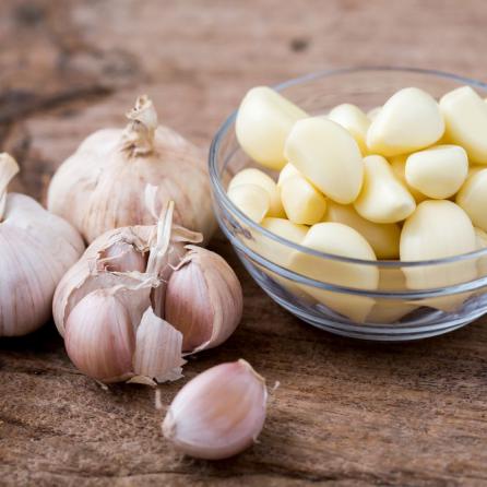 The Fastest Way to Peel Large Amounts of Garlic