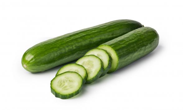 Fresh Organic Cucumber vs Regular cucumber
