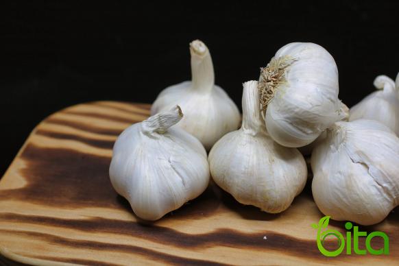 Small Garlic Bulbs at a Lower Price