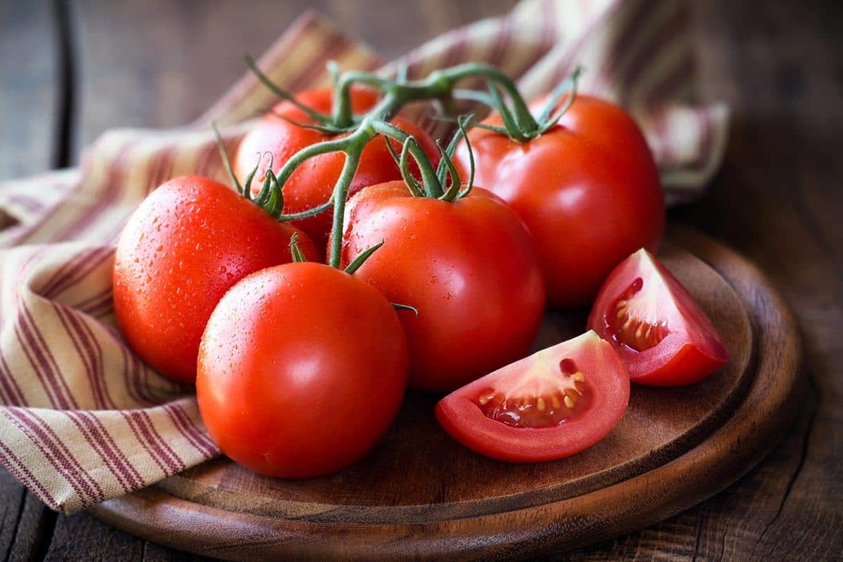  Today Tomato in Chennai Koyambedu (Solanum Lycopersicum) Iron Zinc Calcium Content Vitamin C A 