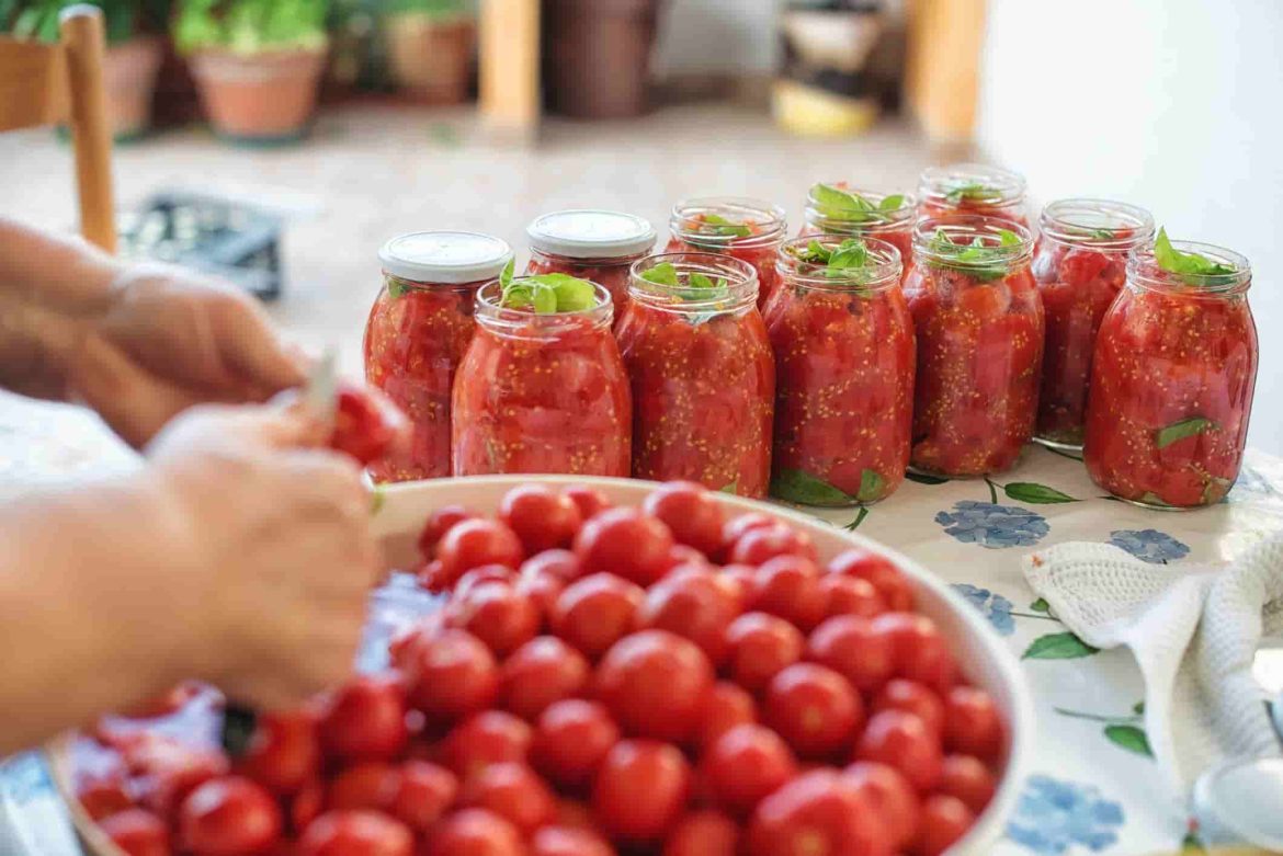 How to preserve tomatoes in Fridge or oil